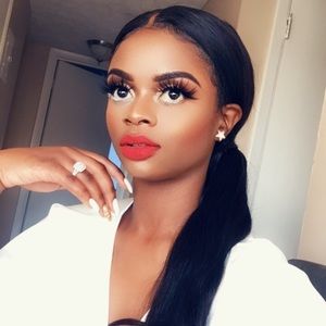 Meet your Posher, Lydie viviane